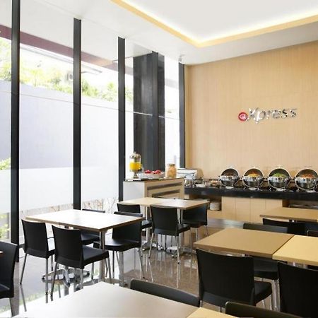 Amaris Hotel Pasar Baru Jakarta Exterior photo