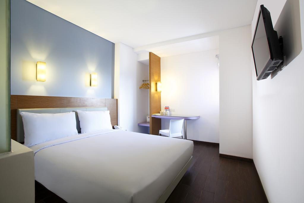 Amaris Hotel Pasar Baru Jakarta Room photo