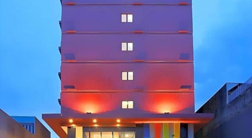 Amaris Hotel Pasar Baru Jakarta Exterior photo